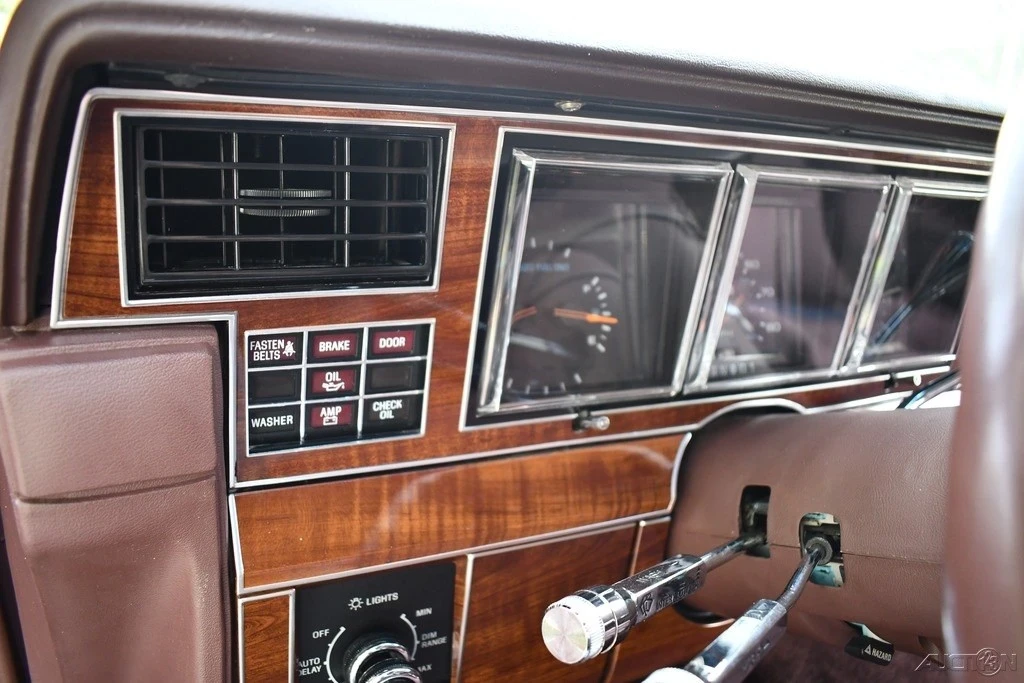 1989 Lincoln Town Car - Image 20 of 21