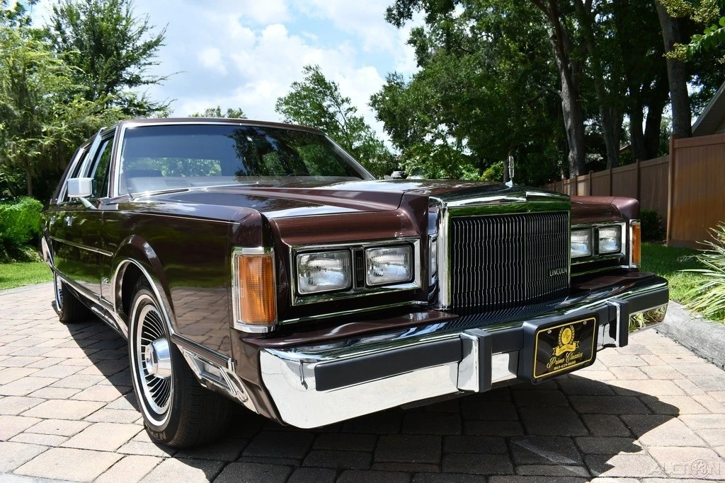1989 Lincoln Town Car - Image 11 of 21