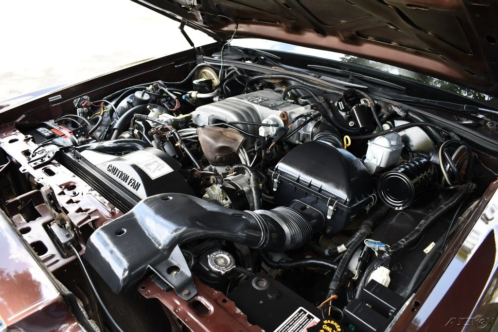 1989 Lincoln Town Car - Image 18 of 24