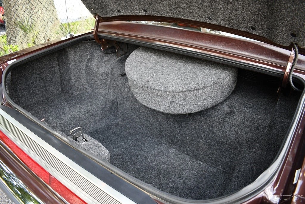1989 Lincoln Town Car - Image 24 of 24