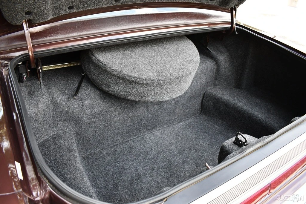 1989 Lincoln Town Car - Image 23 of 24