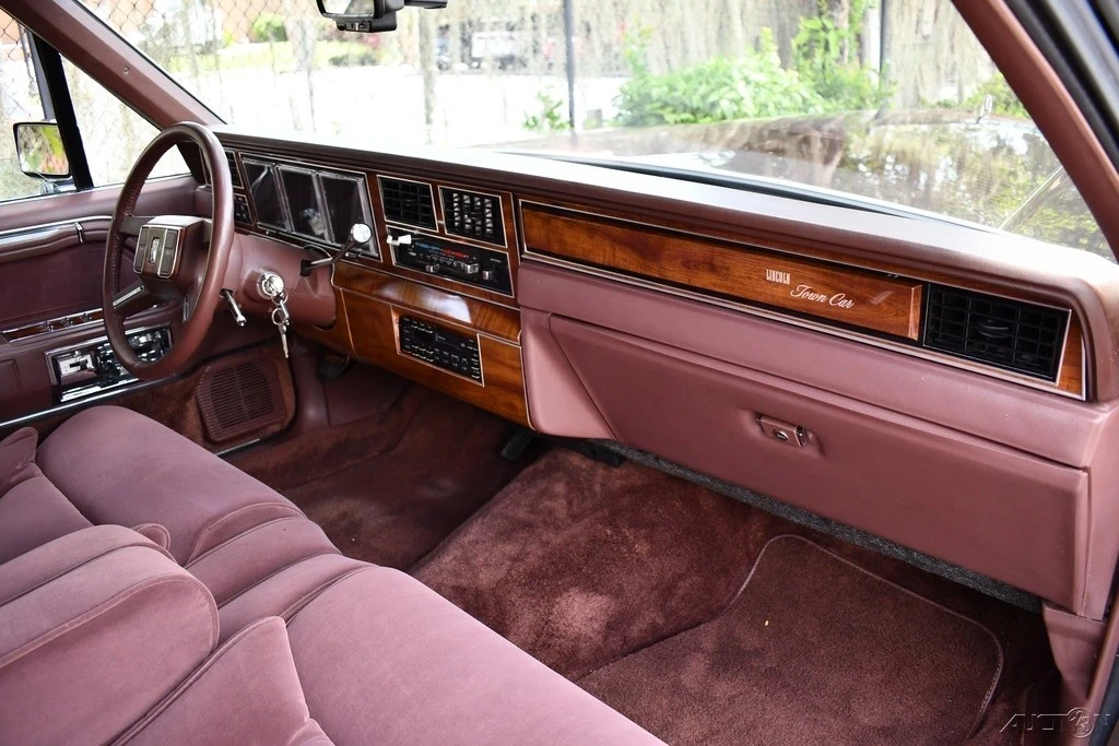 1989 Lincoln Town Car - Image 19 of 21