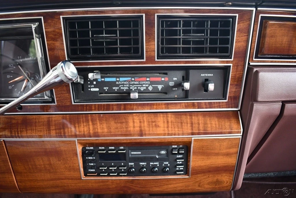 1989 Lincoln Town Car - Image 21 of 21