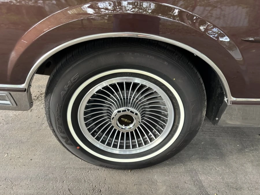 1989 Lincoln Town Car - Image 9 of 22