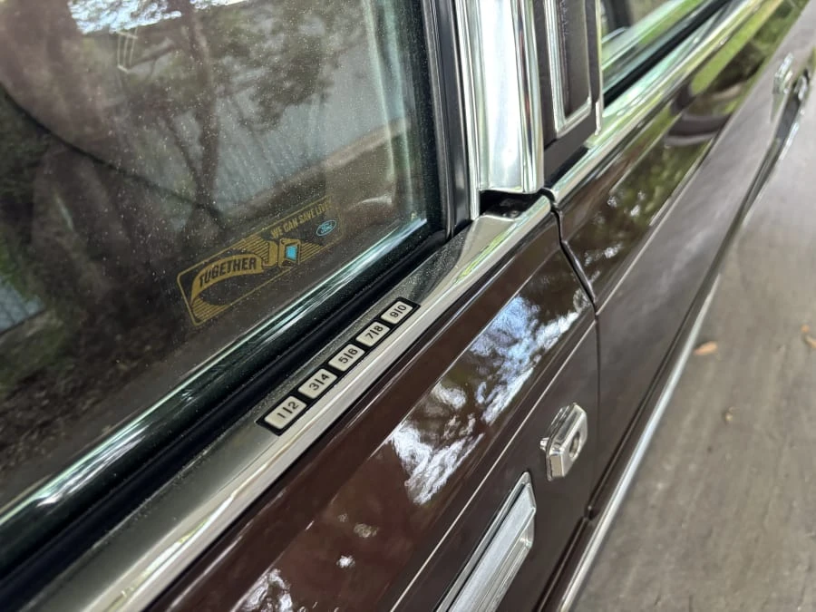1989 Lincoln Town Car - Image 7 of 22