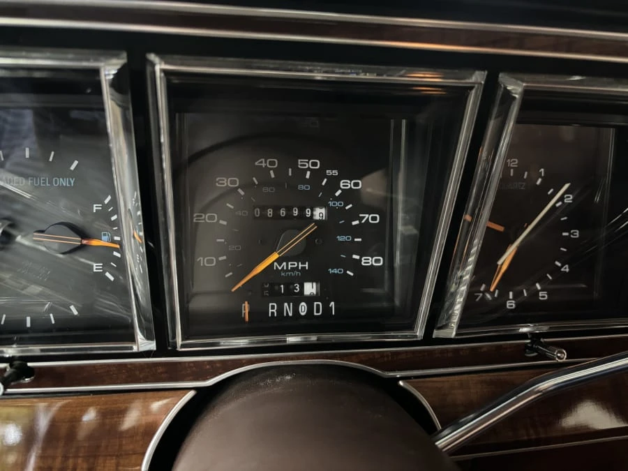 1989 Lincoln Town Car - Image 11 of 22