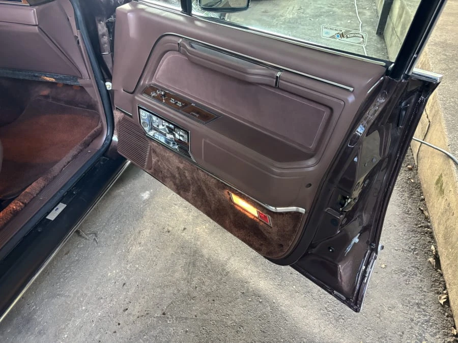1989 Lincoln Town Car - Image 17 of 22