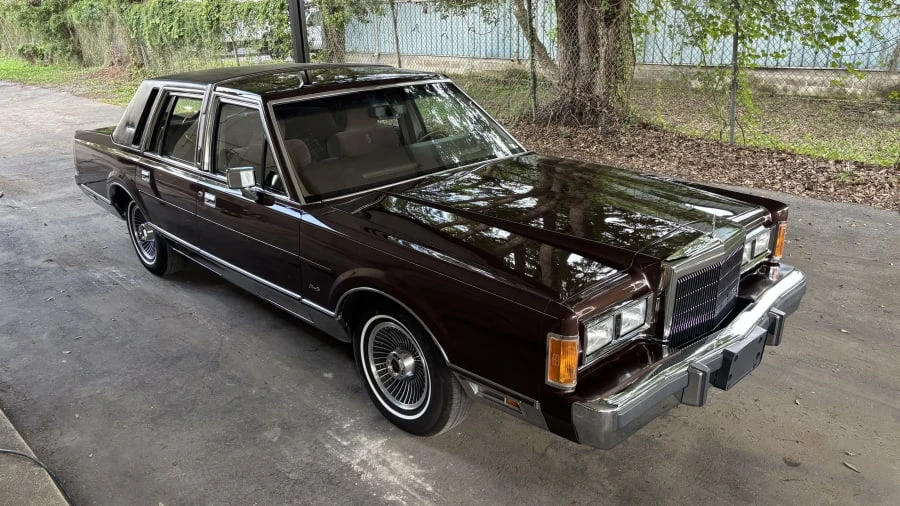 1989 Lincoln Town Car - Image 4 of 22