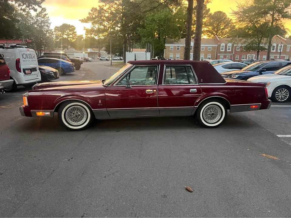 1989 Lincoln Continental Mark VII - Image 2 of 14