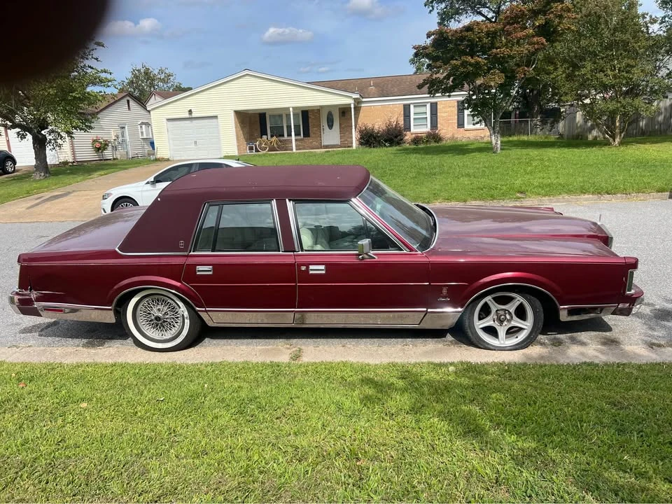 1989 Lincoln Continental Mark VII - Image 2 of 14