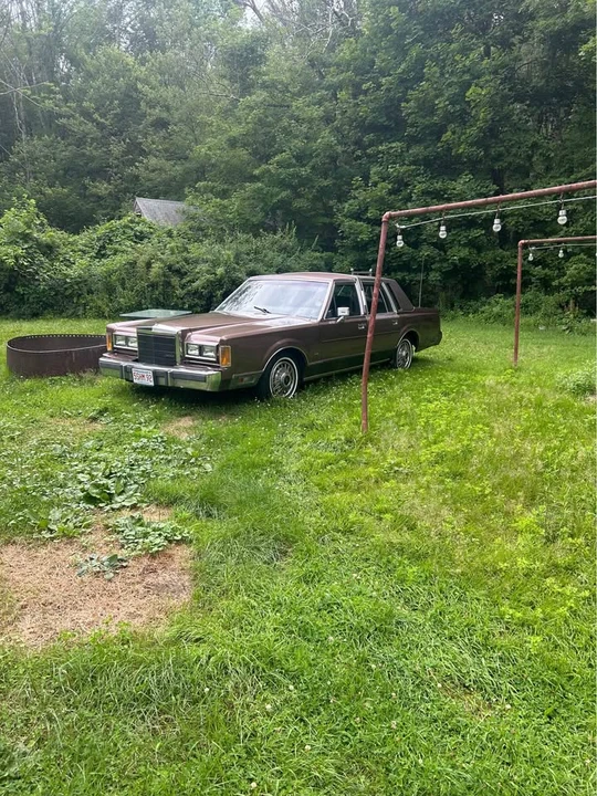 1989 Lincoln Town Car - Image 2 of 3