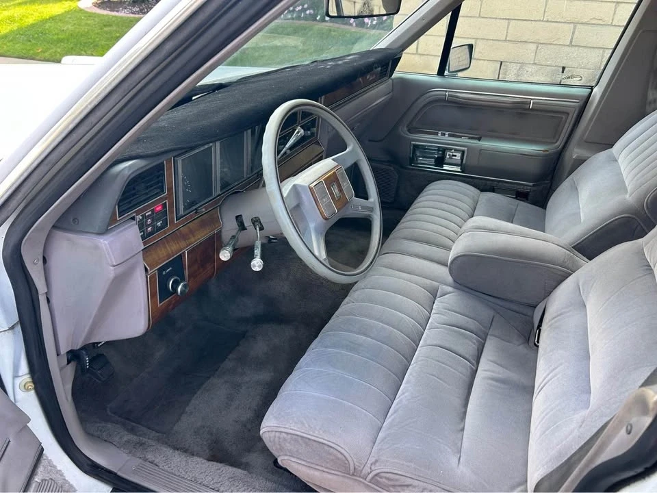 1989 Lincoln Town Car - Image 6 of 8