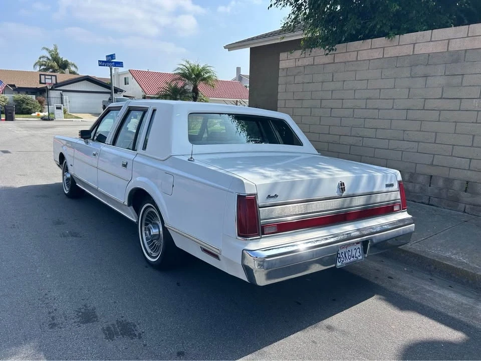 1989 Lincoln Town Car - Image 3 of 8