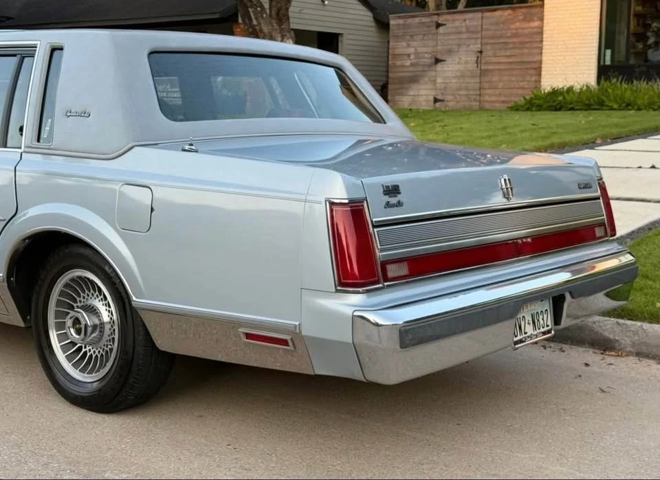 1989 Lincoln Town Car - Image 8 of 18