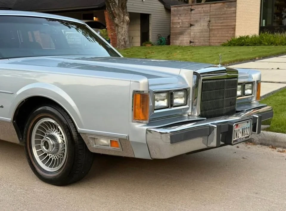 1989 Lincoln Town Car - Image 2 of 18