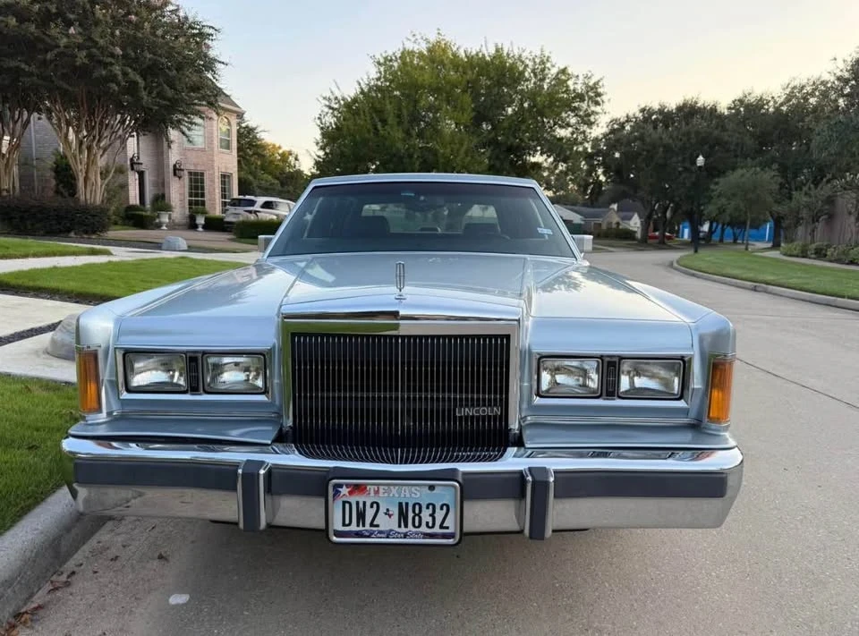 1989 Lincoln Town Car - Image 17 of 19