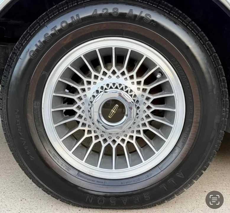 1989 Lincoln Town Car - Image 18 of 19