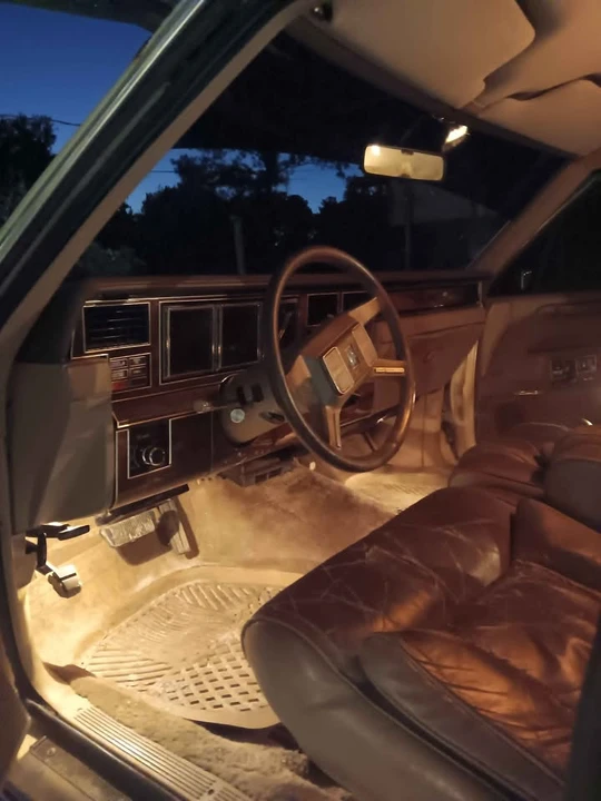 1989 Lincoln Town Car - Image 2 of 5