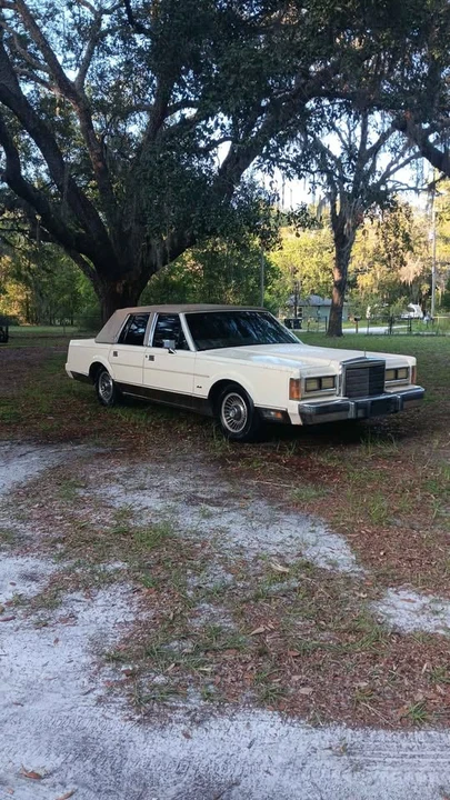 1989 Lincoln Town Car - Image 3 of 5