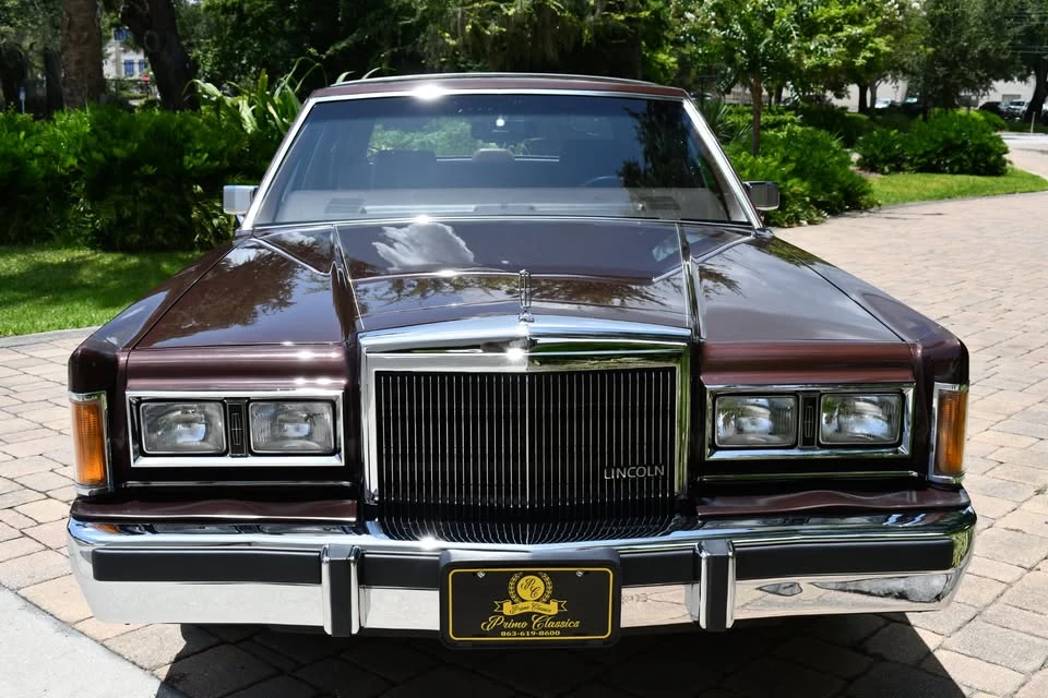 1989 Lincoln Town Car - Image 18 of 20