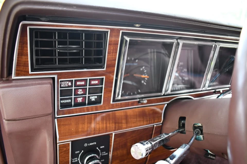 1989 Lincoln Town Car - Image 10 of 20