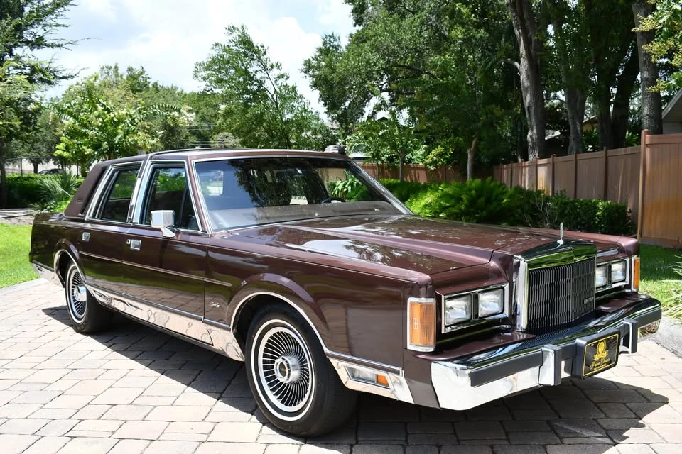 1989 Lincoln Town Car - Image 3 of 20