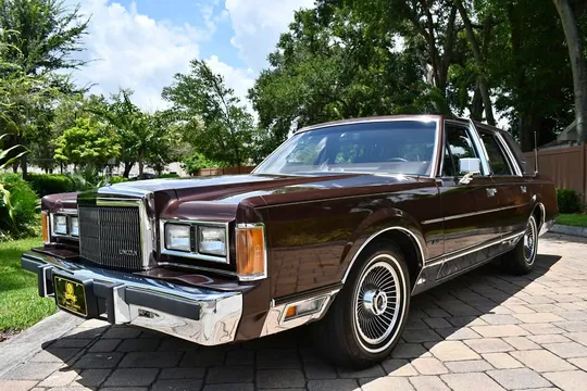 1989 Lincoln Town Car Signature Series