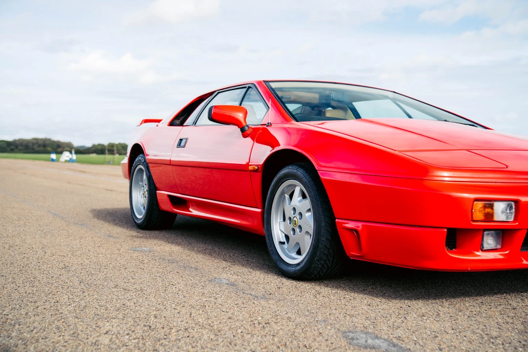 1989 Lotus Esprit Series 4 - Image 28 of 31