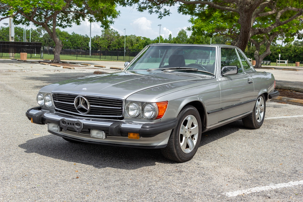 1989 MERCEDES-BENZ (R107) 560 SL