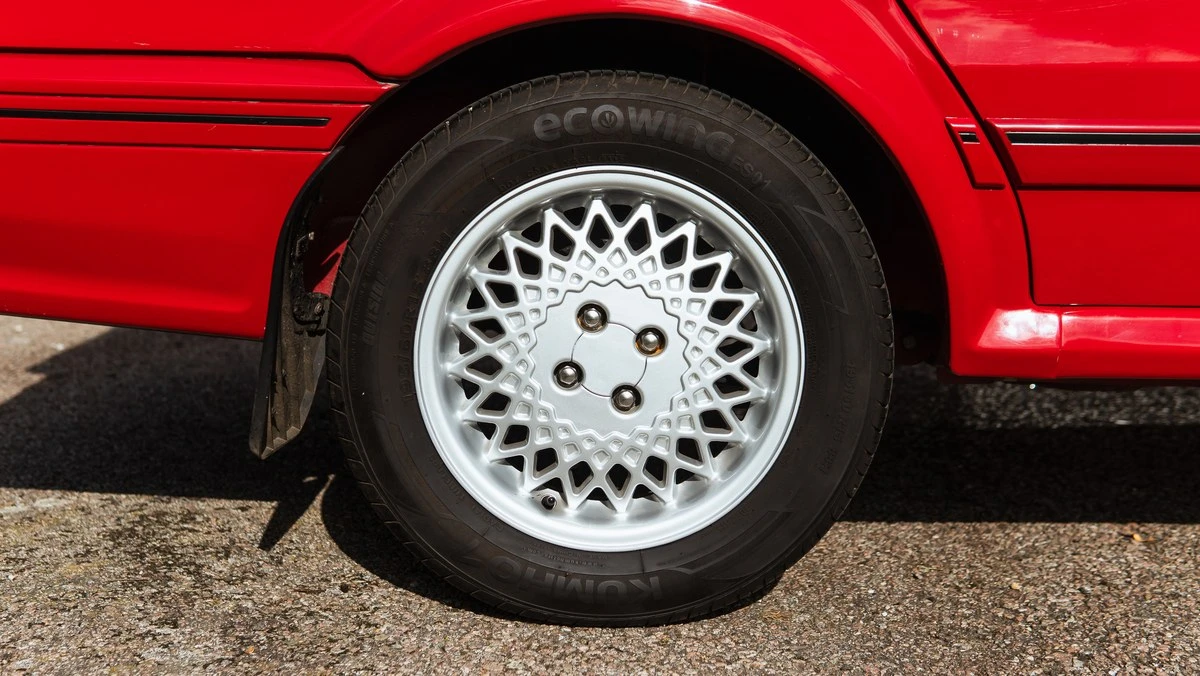 1989 MG - Image 18 of 30
