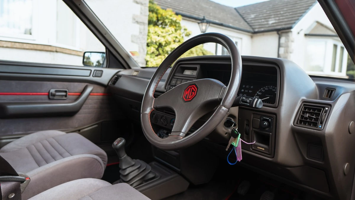 1989 MG - Image 24 of 30