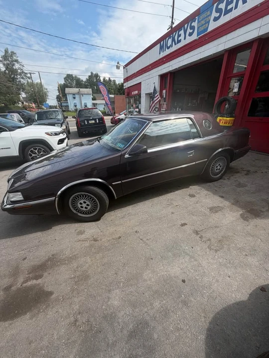 1989 Maserati Biturbo & 222 - Image 4 of 10