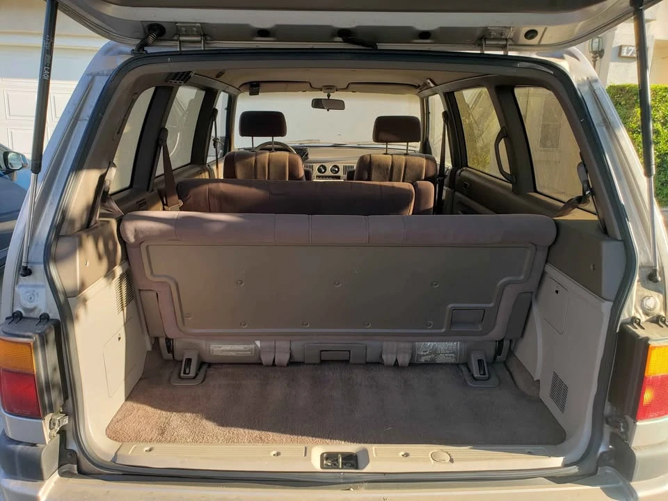 1989 Mazda MPV 1st Gen - Image 7 of 10