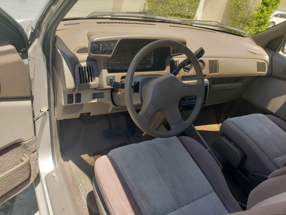 1989 Mazda MPV 1st Gen - Image 4 of 10