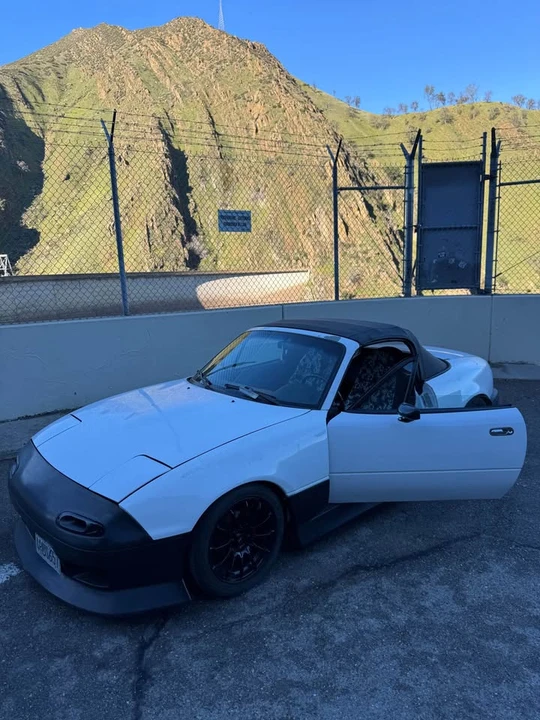 1989 Mazda NA MX-5 Miata - Image 2 of 4