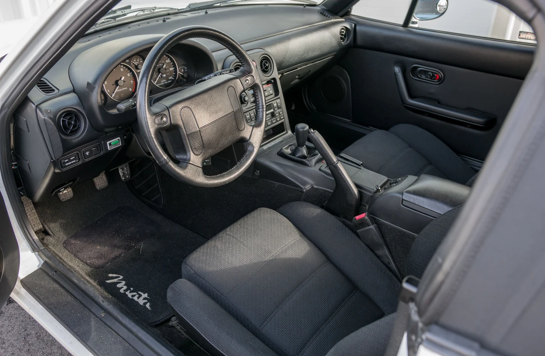 1989 Mazda NA MX-5 Miata - Image 5 of 11