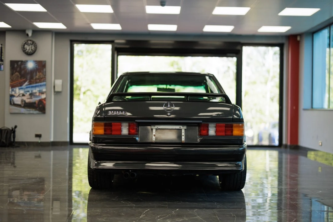 1989 Mercedes-Benz 190E 2.3-16 & 2.5-16 - Image 8 of 30