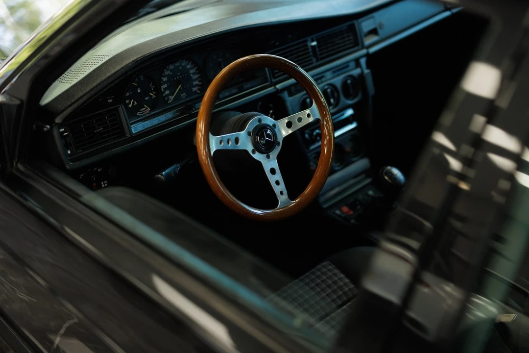 1989 Mercedes-Benz 190E 2.3-16 & 2.5-16 - Image 29 of 30