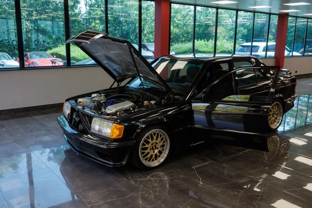 1989 Mercedes-Benz 190E 2.3-16 & 2.5-16 - Image 24 of 30