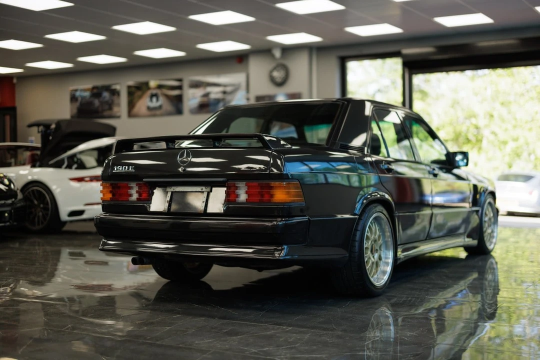 1989 Mercedes-Benz 190E 2.3-16 & 2.5-16 - Image 9 of 30