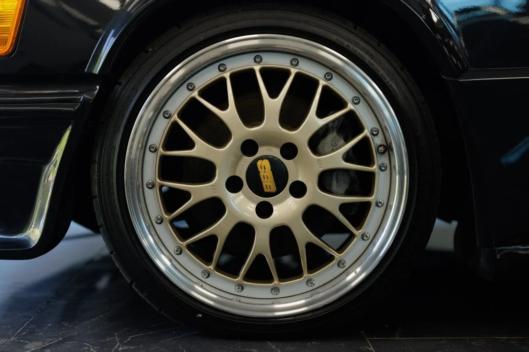 1989 Mercedes-Benz 190E 2.3-16 & 2.5-16 - Image 25 of 30
