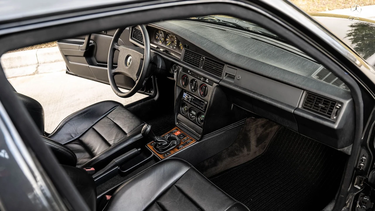 1989 Mercedes-Benz 190E 2.5-16 Evolution - Image 29 of 31