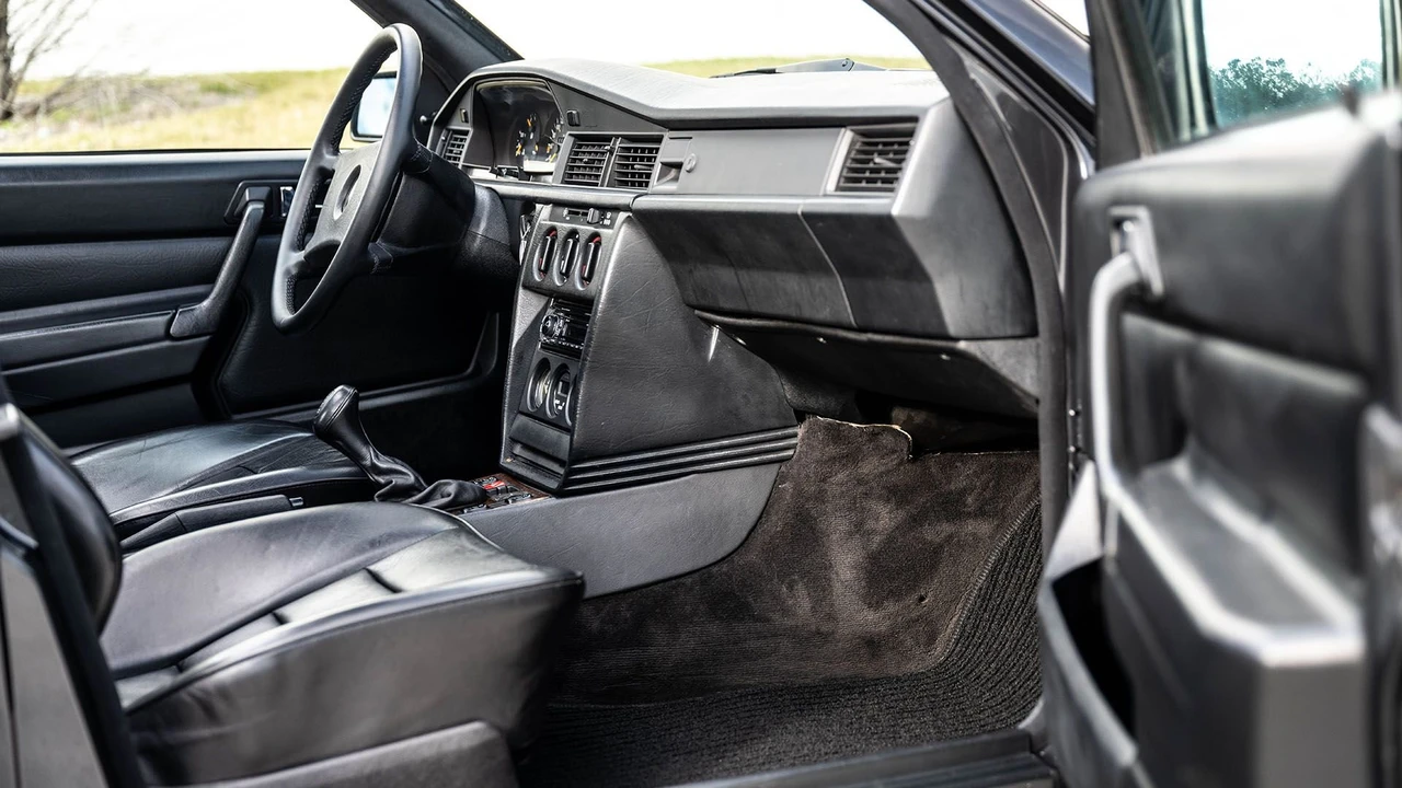 1989 Mercedes-Benz 190E 2.5-16 Evolution - Image 27 of 31