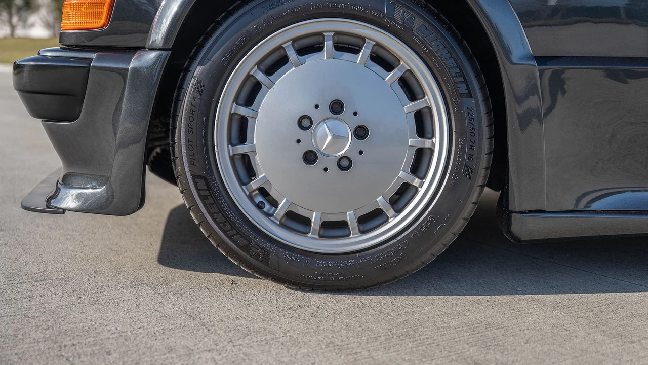 1989 Mercedes-Benz 190E 2.5-16 Evolution - Image 19 of 31