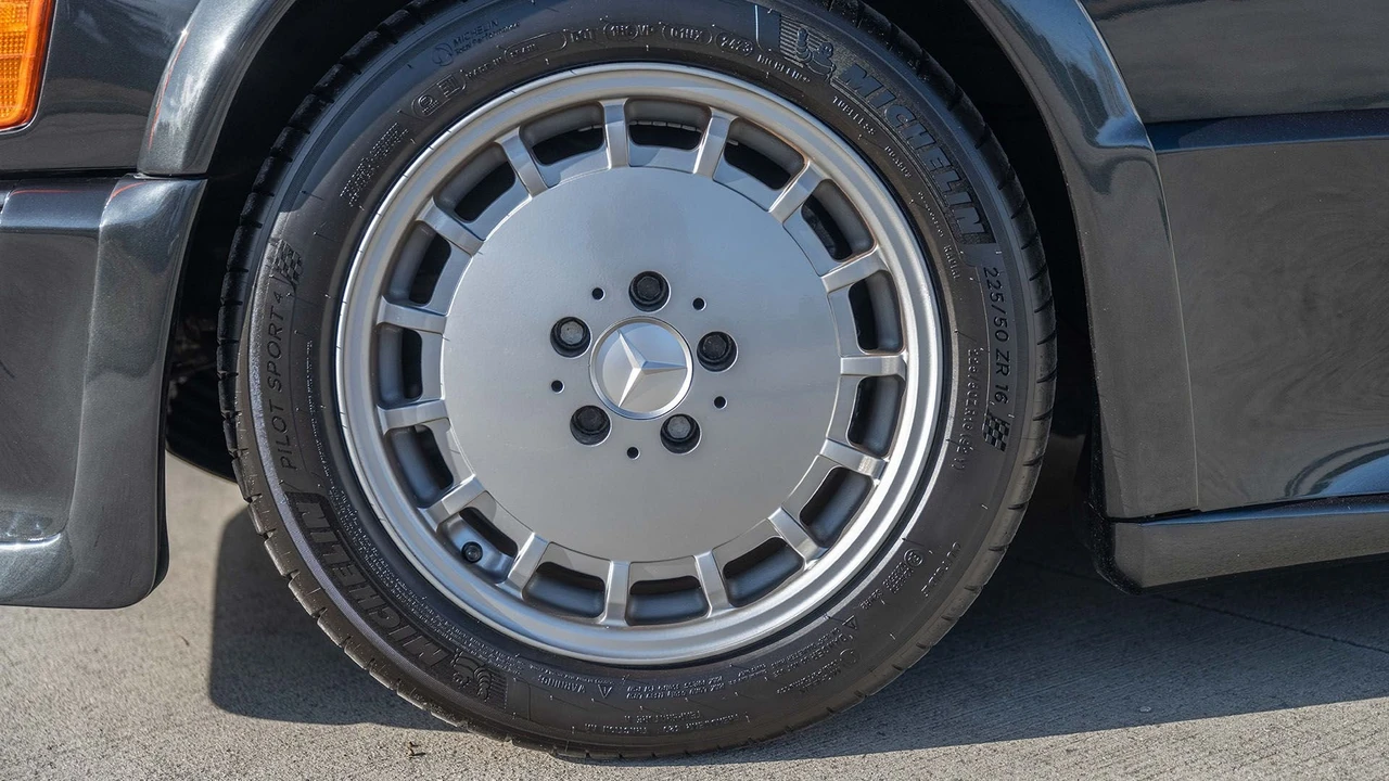 1989 Mercedes-Benz 190E 2.5-16 Evolution - Image 18 of 31