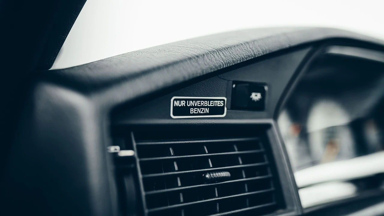 1989 Mercedes-Benz 190E 2.5-16 Evolution - Image 23 of 28