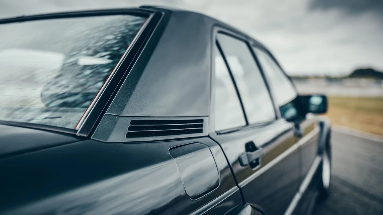 1989 Mercedes-Benz 190E 2.5-16 Evolution - Image 10 of 28
