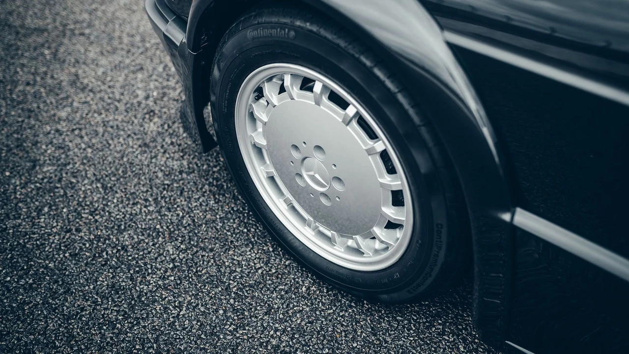 1989 Mercedes-Benz 190E 2.5-16 Evolution - Image 17 of 28