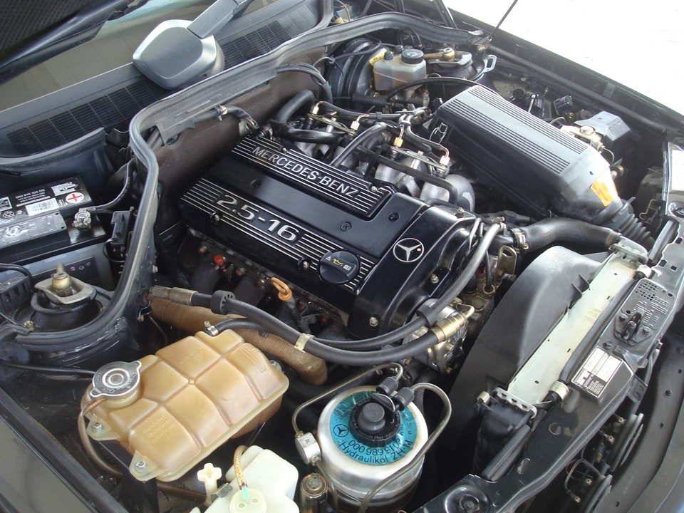 1989 Mercedes-Benz 190E 2.5-16 Evolution - Image 16 of 18