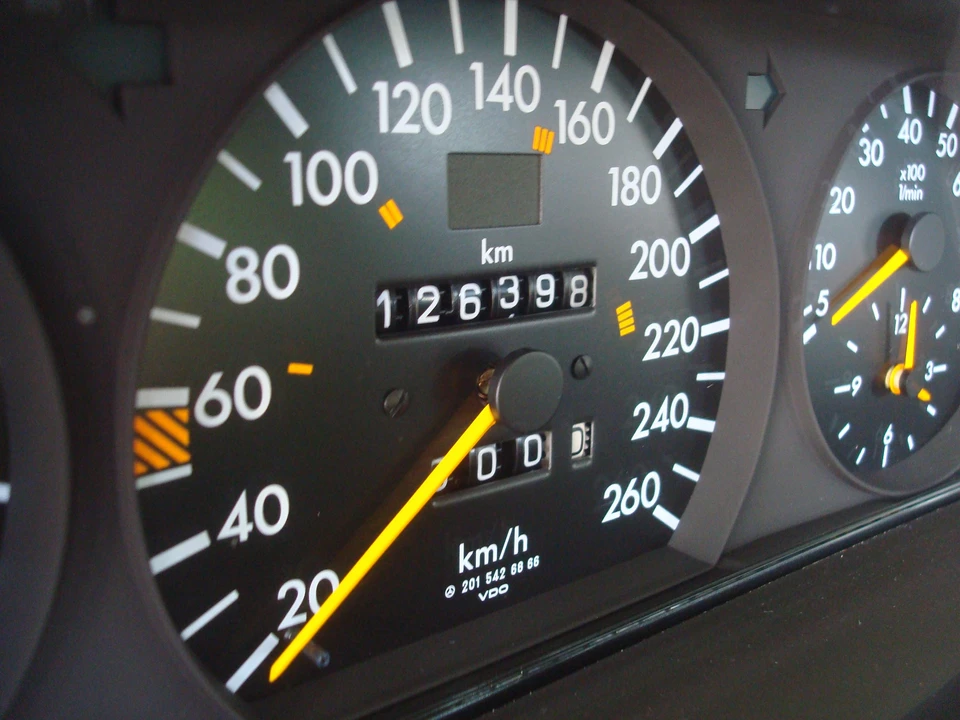 1989 Mercedes-Benz 190E 2.5-16 Evolution - Image 14 of 18